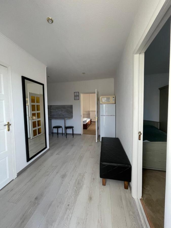 Apartments With Kitchen And Garden Kiev Exteriör bild