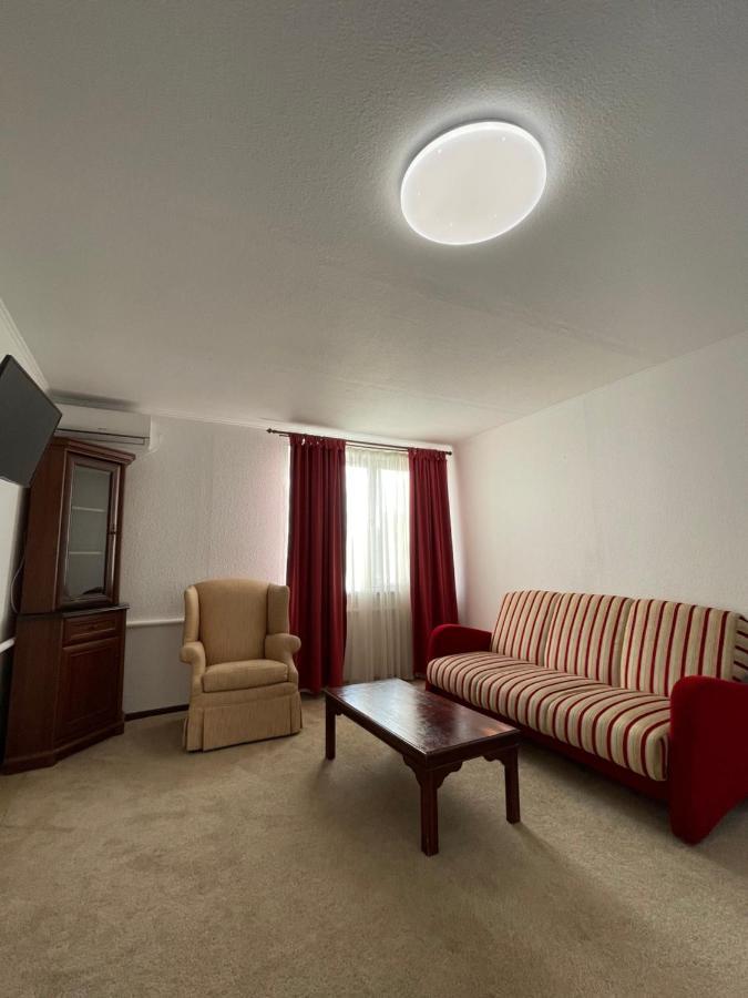 Apartments With Kitchen And Garden Kiev Exteriör bild